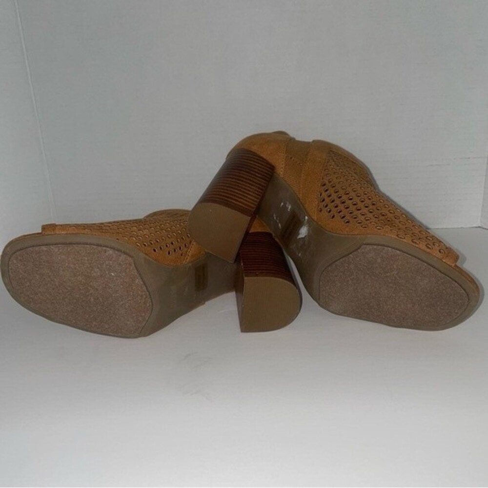 Guess Olysa Perforated Upper Taupe Block Heel Ope… - image 5